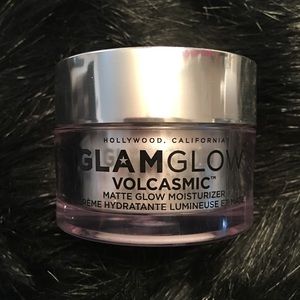 💗Glam Glow Volcasmic Matte Moisturizer!💗